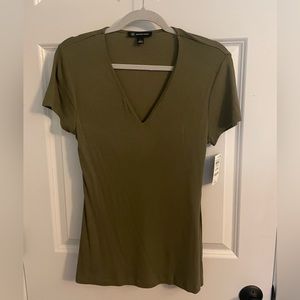 Ribbed V-neck Top, L